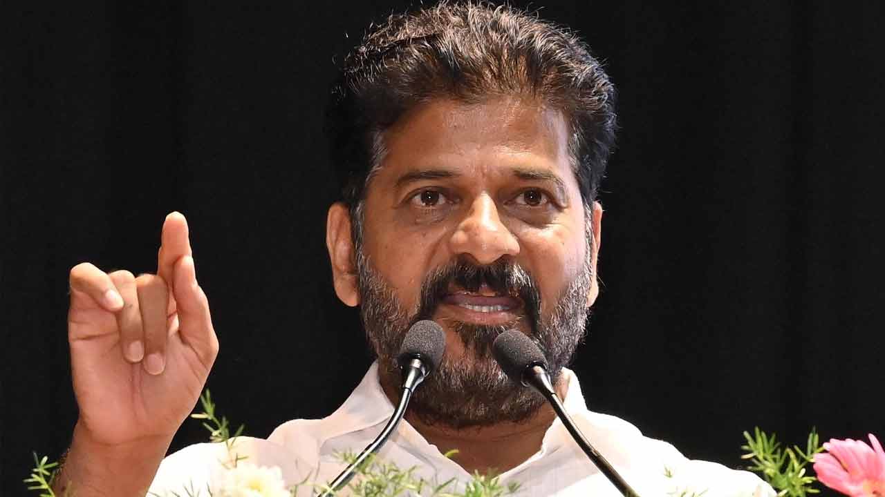 CM Revanth Reddy | ఏ పరీక్షా రాయనివారే దీక్ష చేస్తుండ్రు.. నిరుద్యోగుల తరఫున కొట్లాడుతున్నవారిని అవమానించిన సీఎం రేవంత్‌రెడ్డి