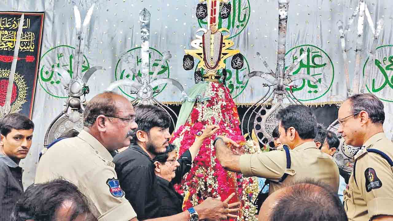 శాంతి మార్గాన్ని స్వీకరించాలి