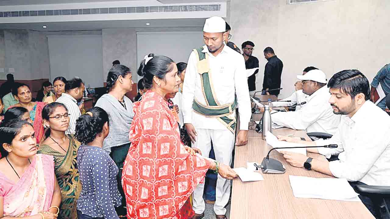 ప్రజావాణి అర్జీల పరిష్కారానికి కృషి