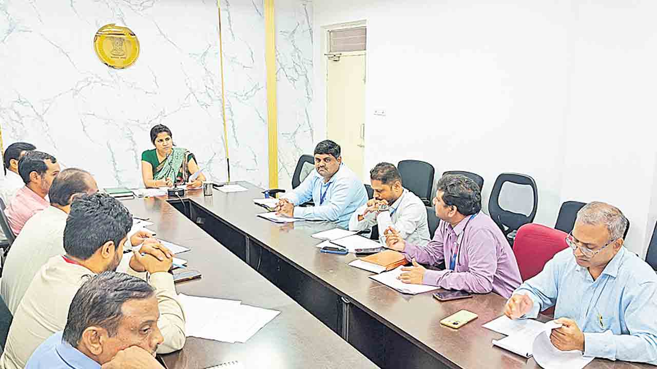 పంట రుణాలు రెన్యువల్‌ చేయాలి