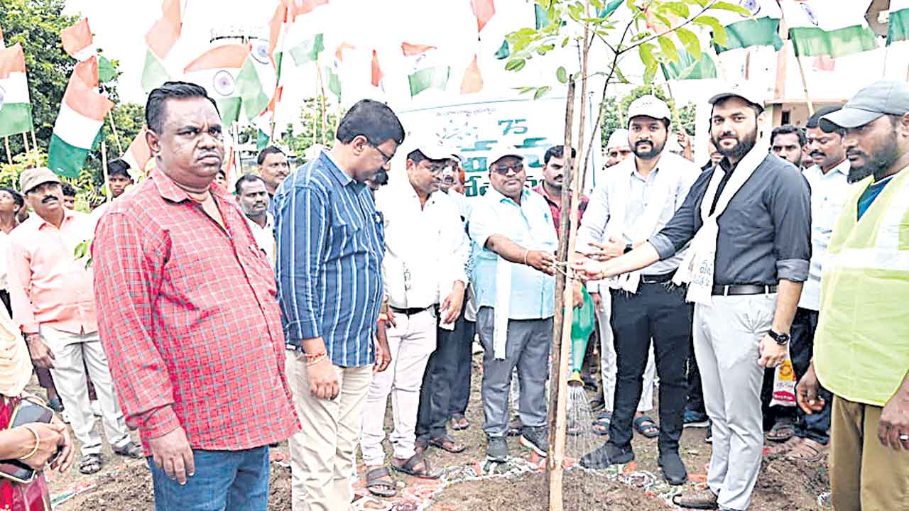 నిర్దేశిత లక్ష్యాలు పూర్తిచేయాలి