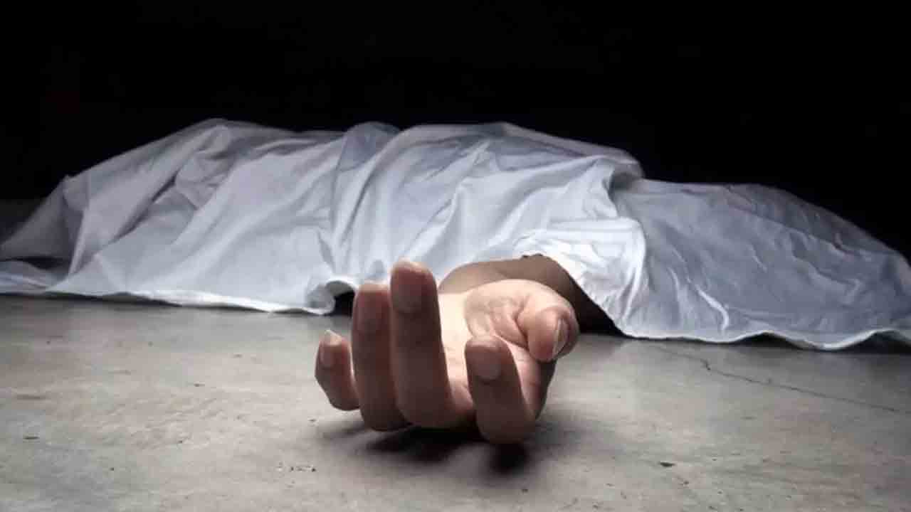 Student Suicide | కర్నూలు ట్రిపుల్ ఐటీలో తొమ్మిదో అంతస్తు నుంచి దూకి విద్యార్థి ఆత్మహత్య