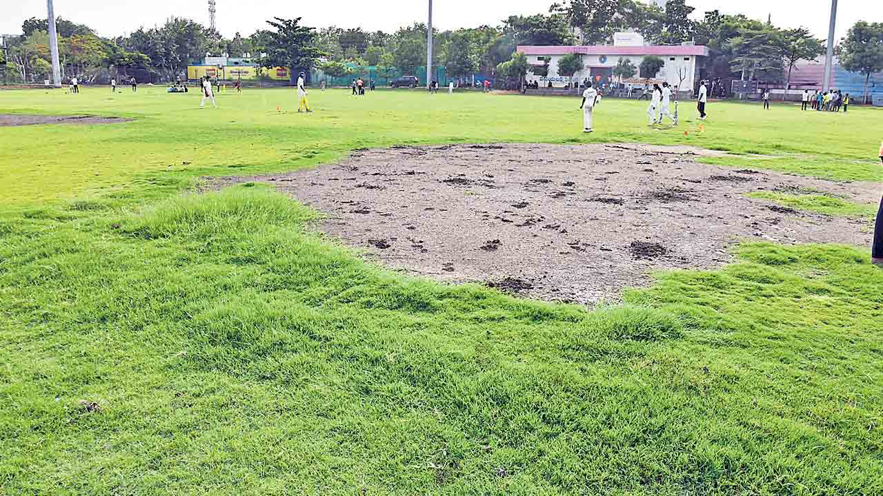నిర్వహణ లోపం.. క్రీడాకారులకు శాపం