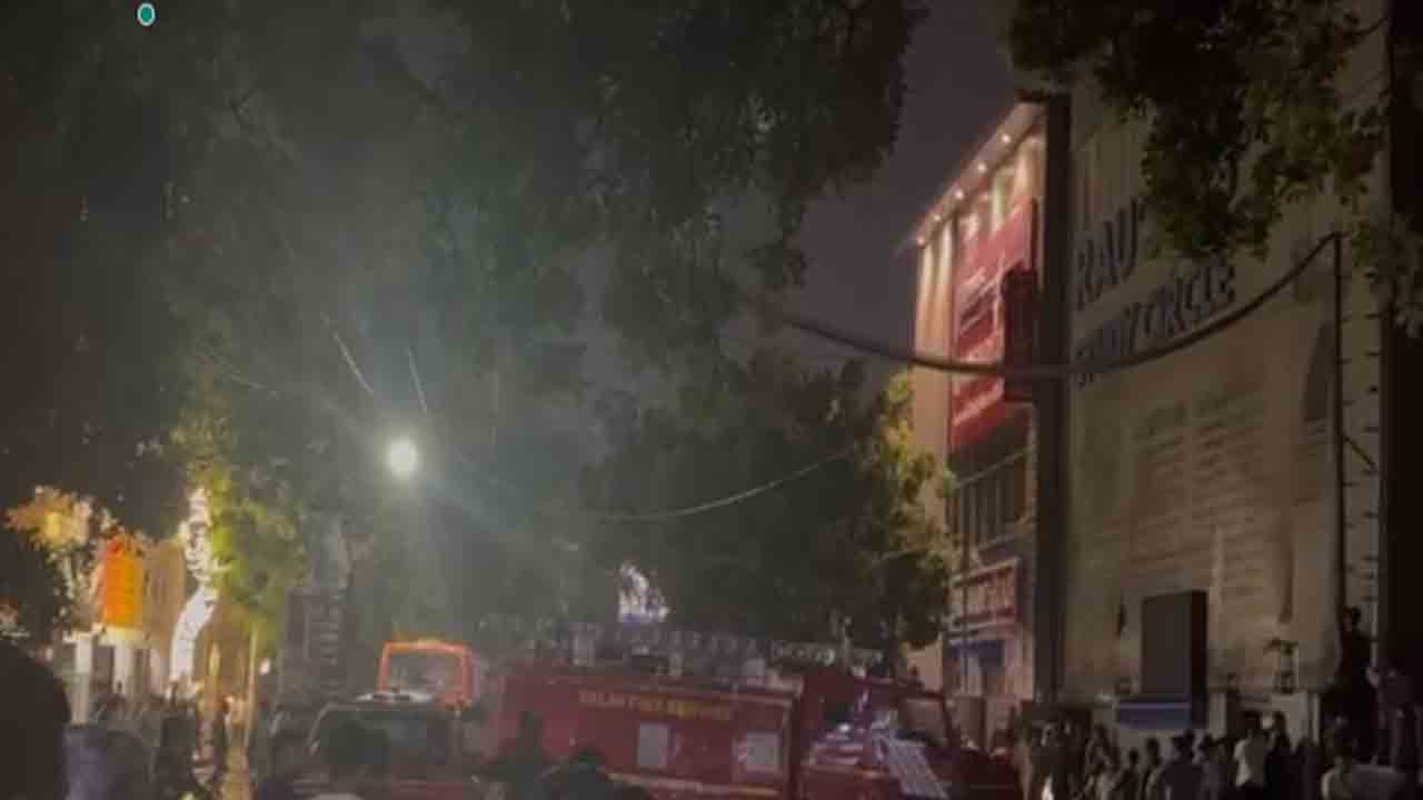 Civils Aspirants | నీటమునిగిన కోచింగ్‌ సెంటర్‌.. ముగ్గురు విద్యార్థులు మృతి