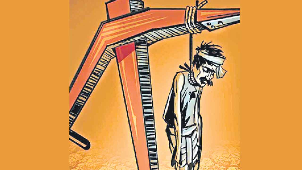 ఆర్నెల్లలో 557 మంది రైతుల ఆత్మహత్య