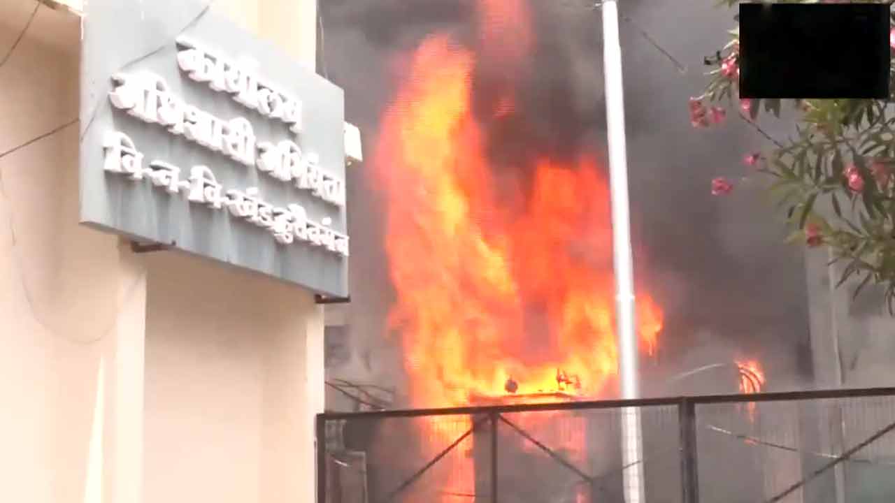 Fire accident | సబ్‌ స్టషన్‌లో భారీ అగ్ని ప్రమాదం.. తగులబడ్డ ట్రాన్స్‌ఫార్మర్‌లు.. Video