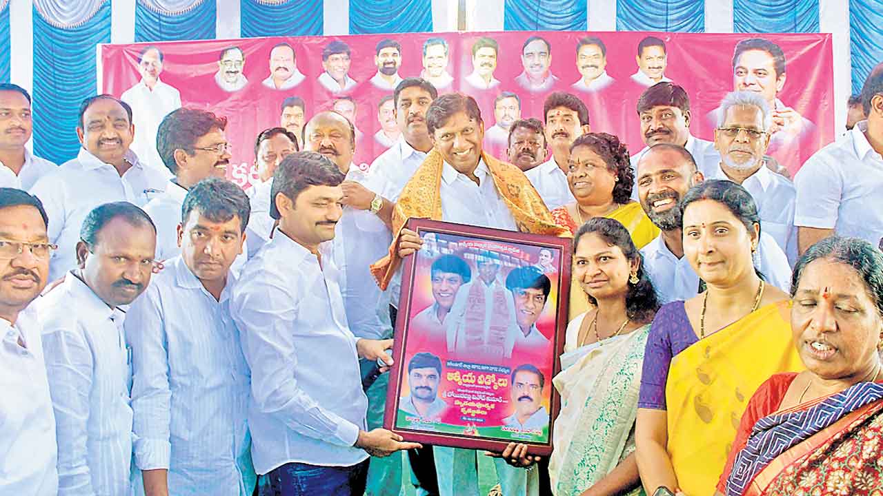 మోదీకి ప్రాంతీయ పార్టీలే దిక్కు