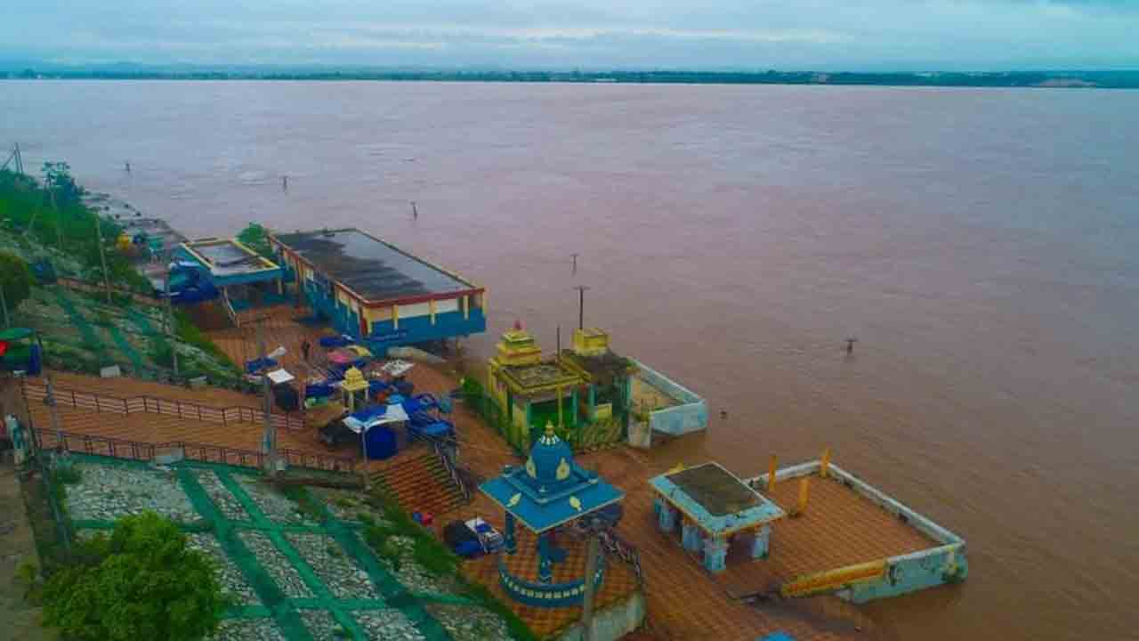 గోదావరి తగ్గుముఖం