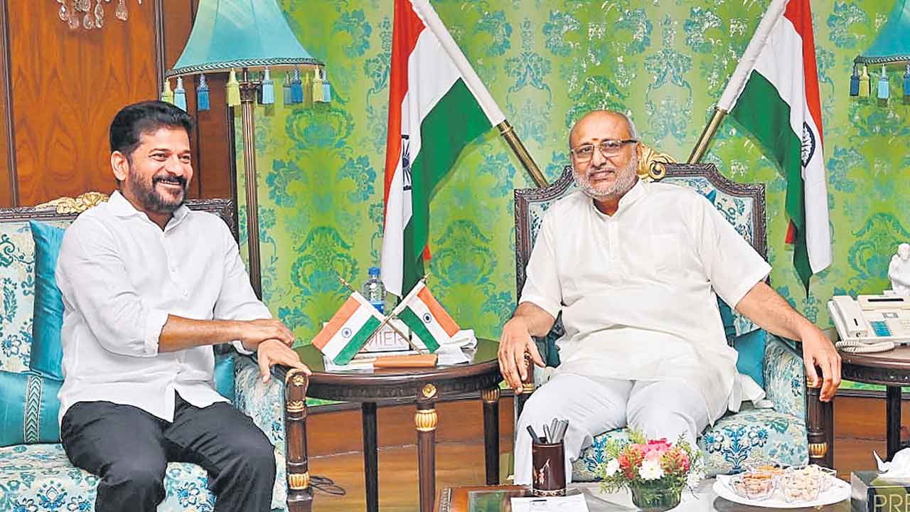 గవర్నర్‌తో సీఎం రేవంత్‌ భేటీ