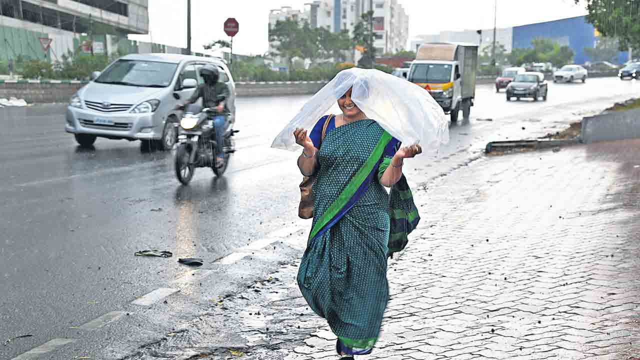 పగలు ఎండ.. రాత్రి వాన