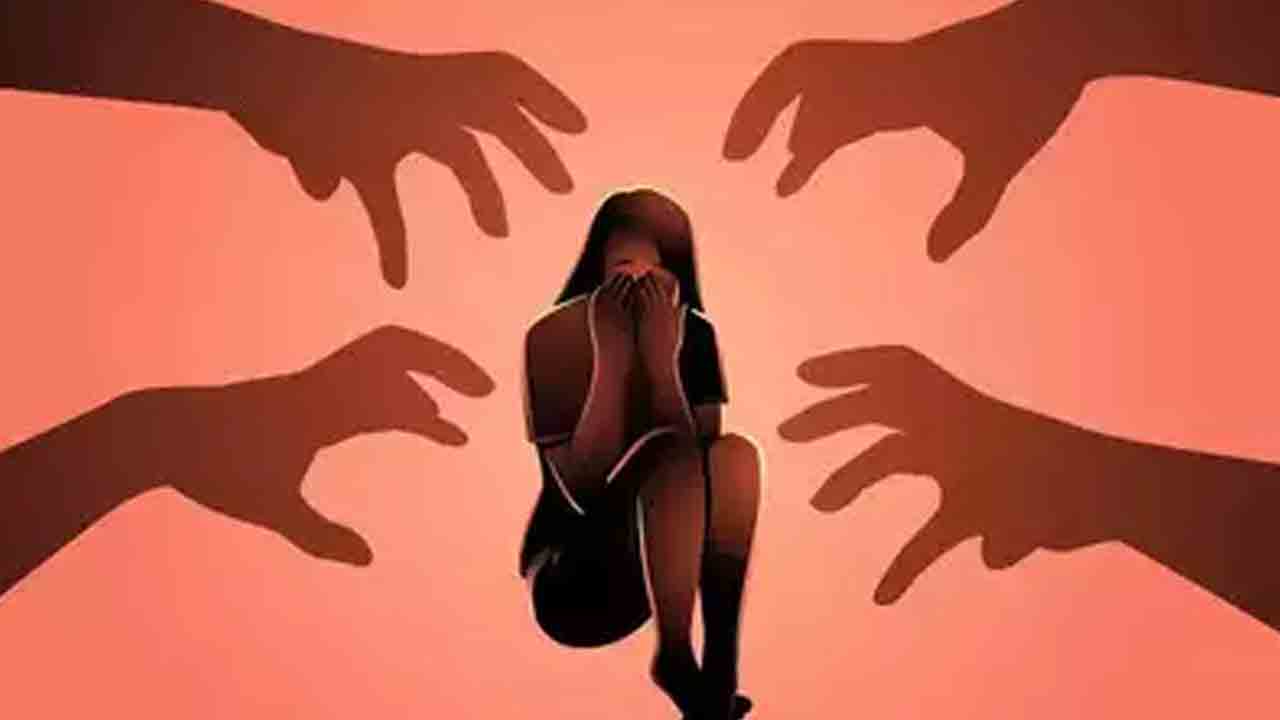 Girl Missing | ఇంకా కొలిక్కి రాని ముచ్చుమర్రి బాలిక ఆచూకి.. పోలీస్‌ స్టేషన్‌ ఎదుట బంధువుల ఆందోళన