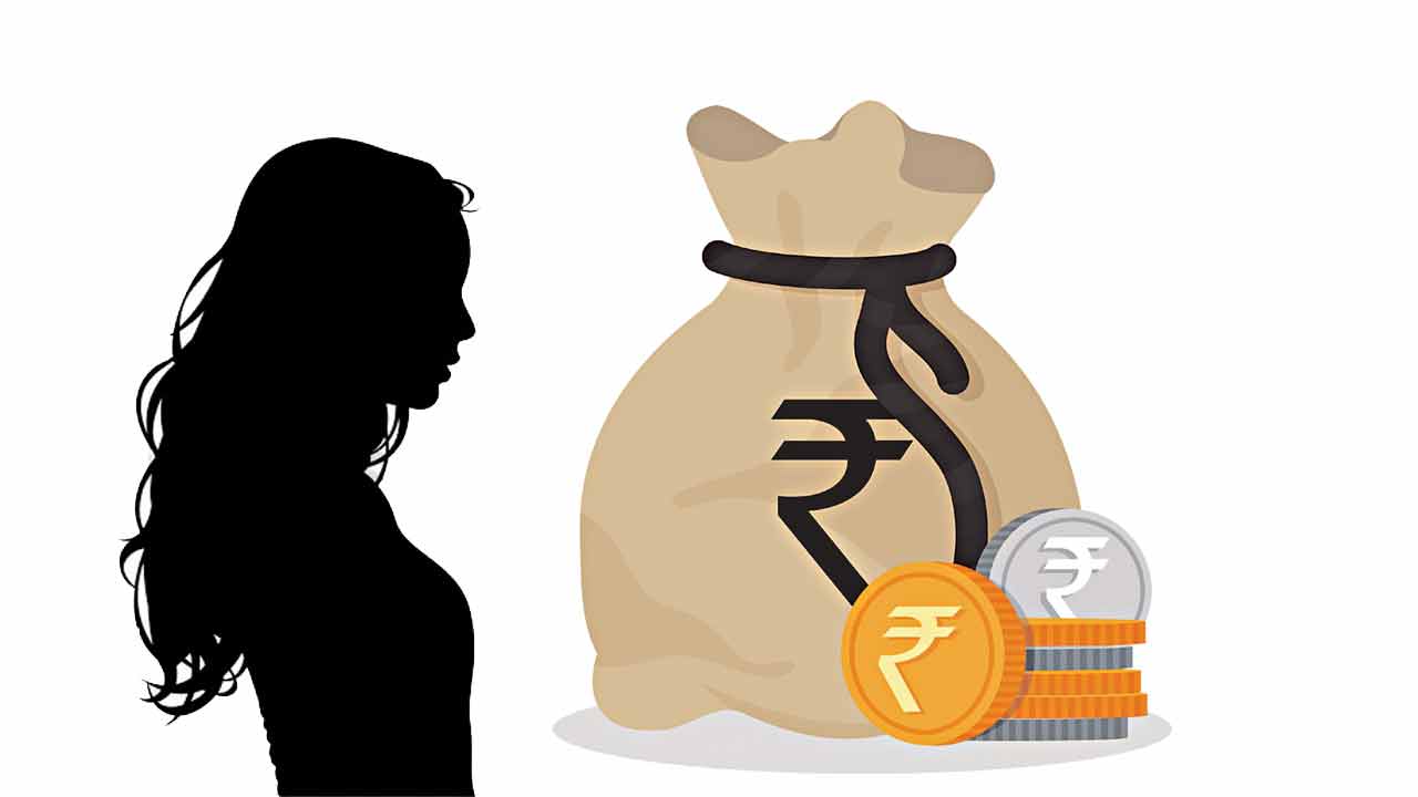 లేడీ.. కిలాడీ!