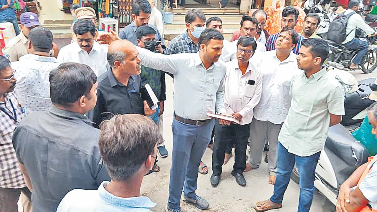 ఉజ్జయిని జాతర పనులన్నీ వేగవంతం చేయాలి