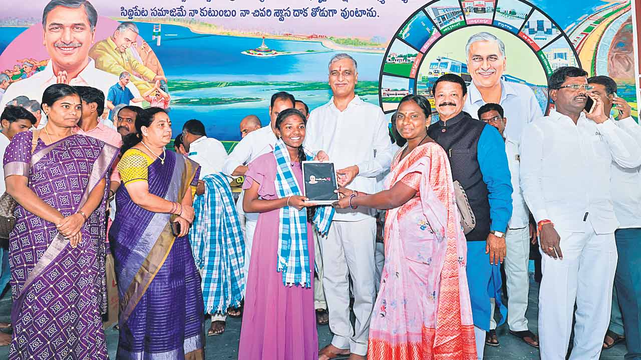 Harish Rao | నిరుద్యోగులు సంఘ విద్రోహులా?.. అభ్యర్థుల డిమాండ్లు వెంటనే నెరవేర్చాలి: హరీశ్‌రావు