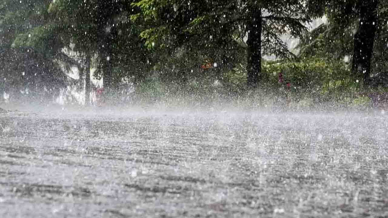 Heavy rains |  భారీ వర్షం.. భద్రాచలం నుంచి నిలిచిపోయిన రాకపోకలు