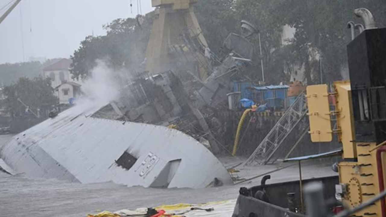 INS Brahmaputra | ఐఎన్‌ఎస్‌ బ్రహ్మపుత్ర ప్రమాదం.. నావికుడు సితేందర్‌ మృతదేహం లభ్యం..!