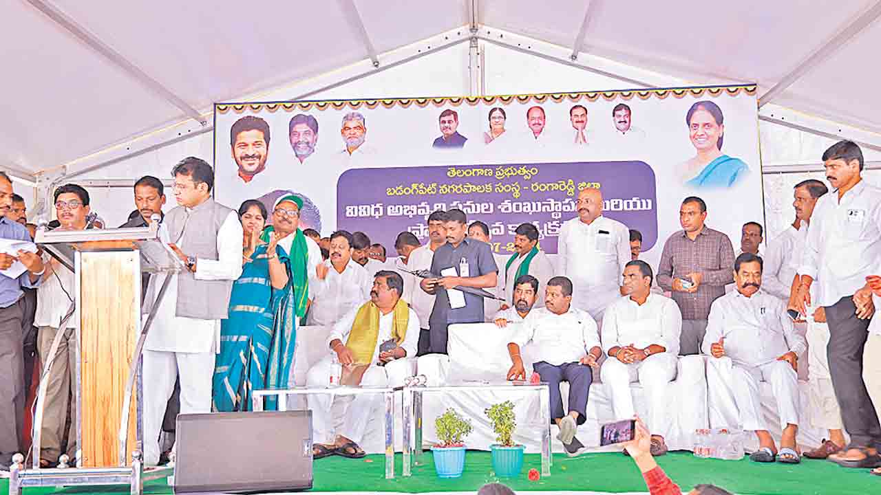 ప్రొటోకాల్‌కు తిలోదకాలు నిరసన తెలిపిన కార్పొరేటర్లు