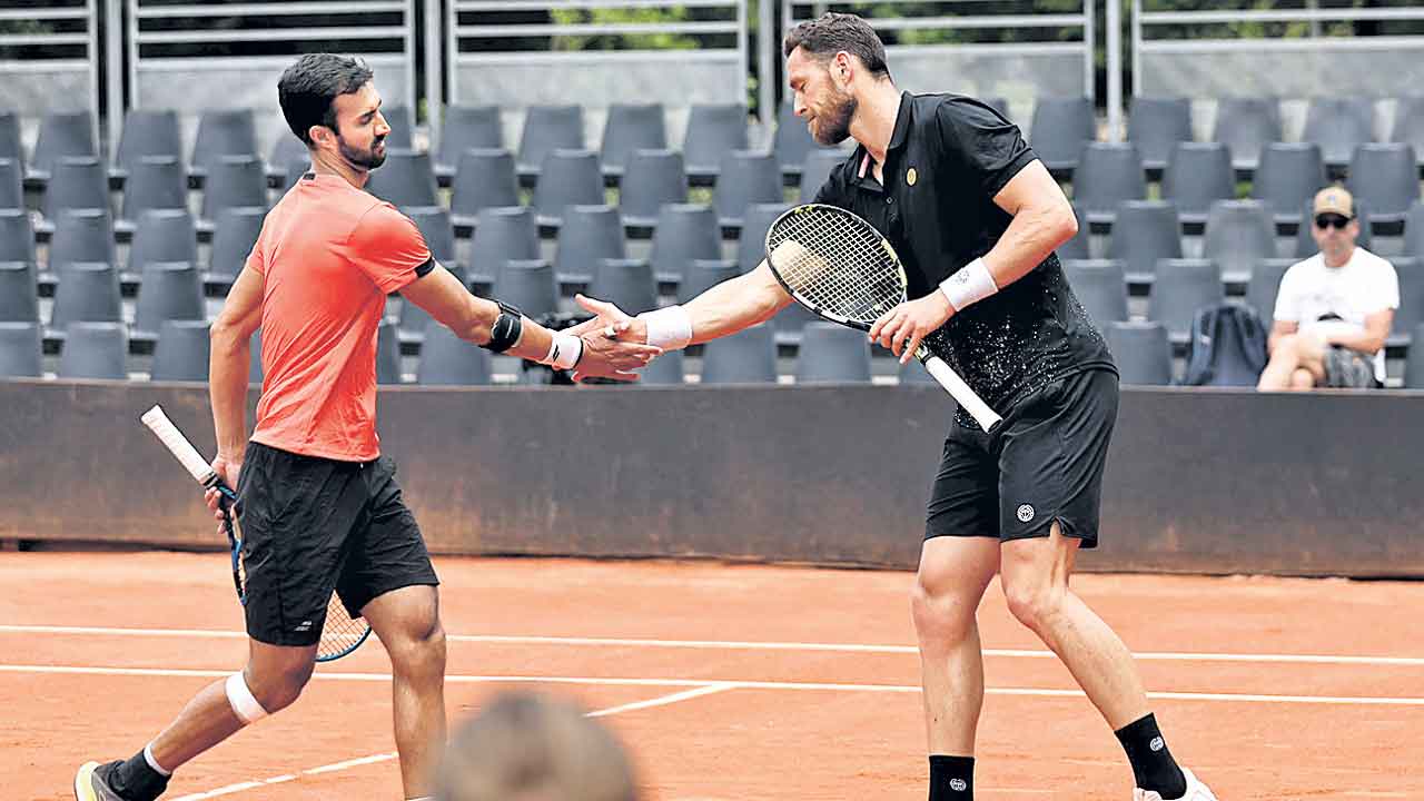 బాంబ్రీ జోడీదే టైటిల్‌