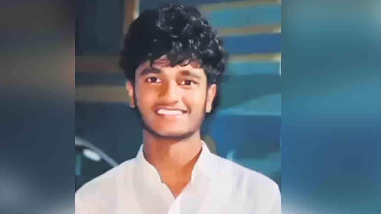 డెంగీతో ఇంటర్‌ విద్యార్థి మృతి