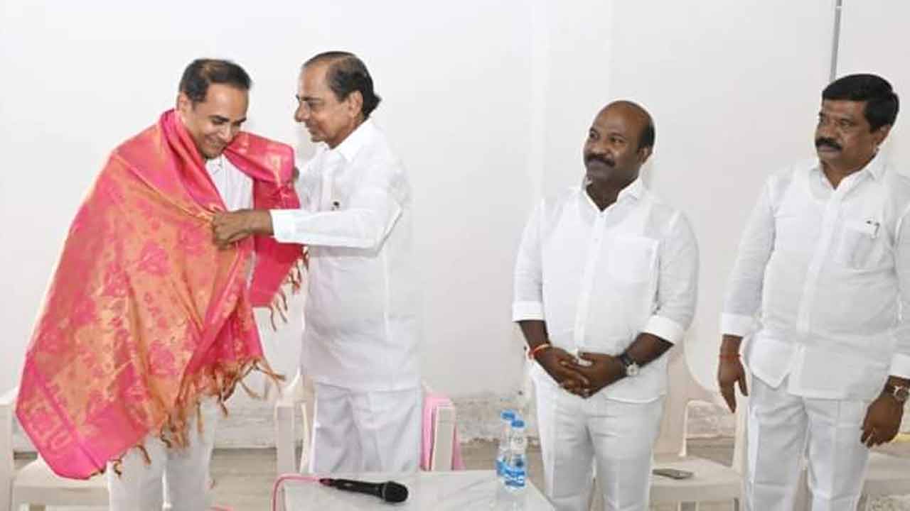 KCR | బీఆర్‌ఎస్‌ జడ్పీ చైర్మన్‌లను ఘనంగా సన్మానించిన కేసీఆర్‌