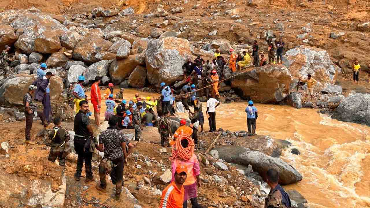 Wayanad | వయనాడ్‌లో మృత్యుఘోష.. 163కు పెరిగిన మరణాల సంఖ్య.. క్షేత్రస్థాయిలో పర్యటిస్తున్న కేంద్ర మంత్రి