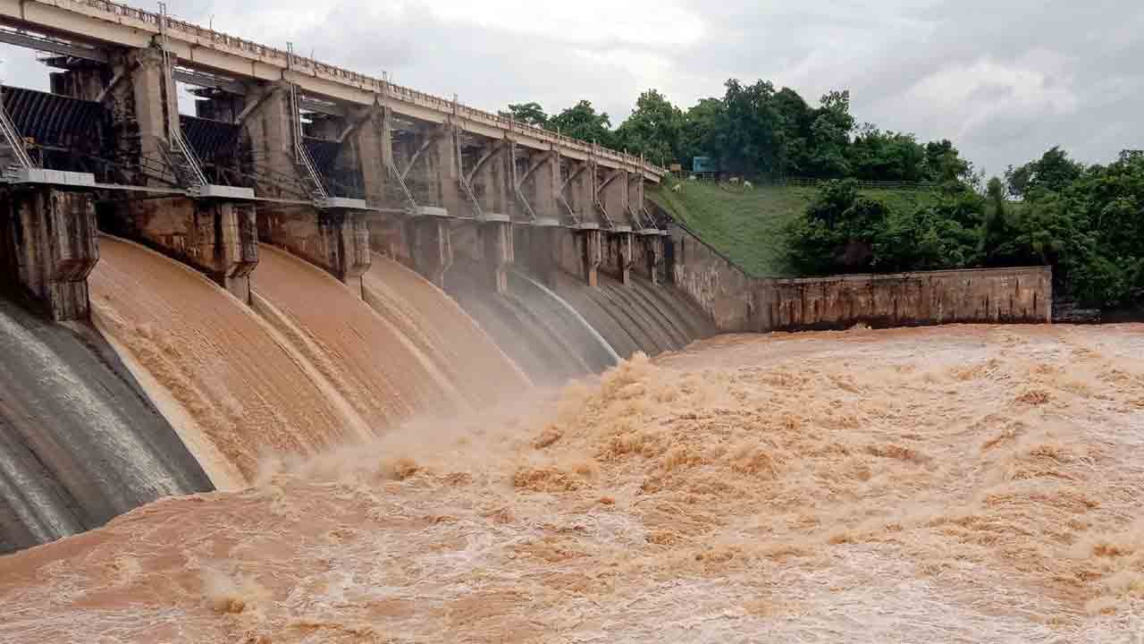 కిన్నెరసానిలోకి చేరుతున్న వరద