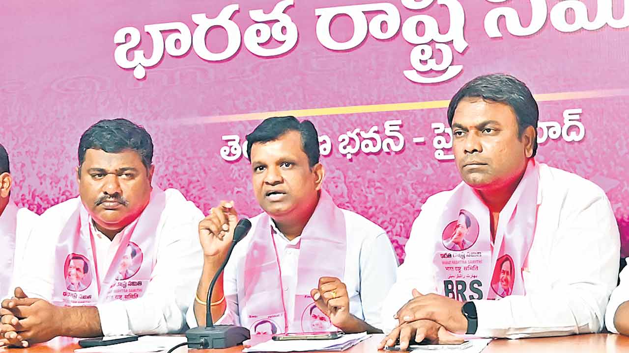 రేవంత్‌రెడ్డి శాడిస్ట్‌ సీఎం