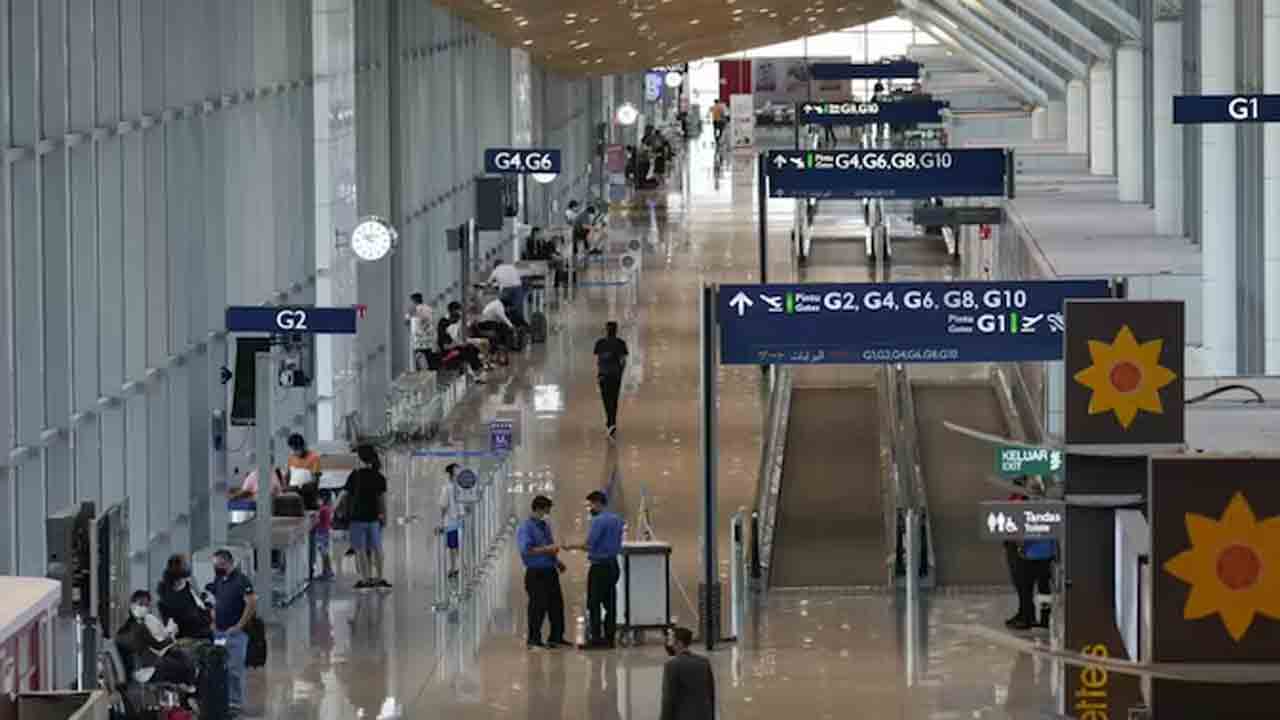 Kuala Lumpur airport | ఎయిర్‌పోర్ట్‌లో గ్యాస్‌ లీక్‌.. 39 మంది ప్రయాణికులకు అస్వస్థత