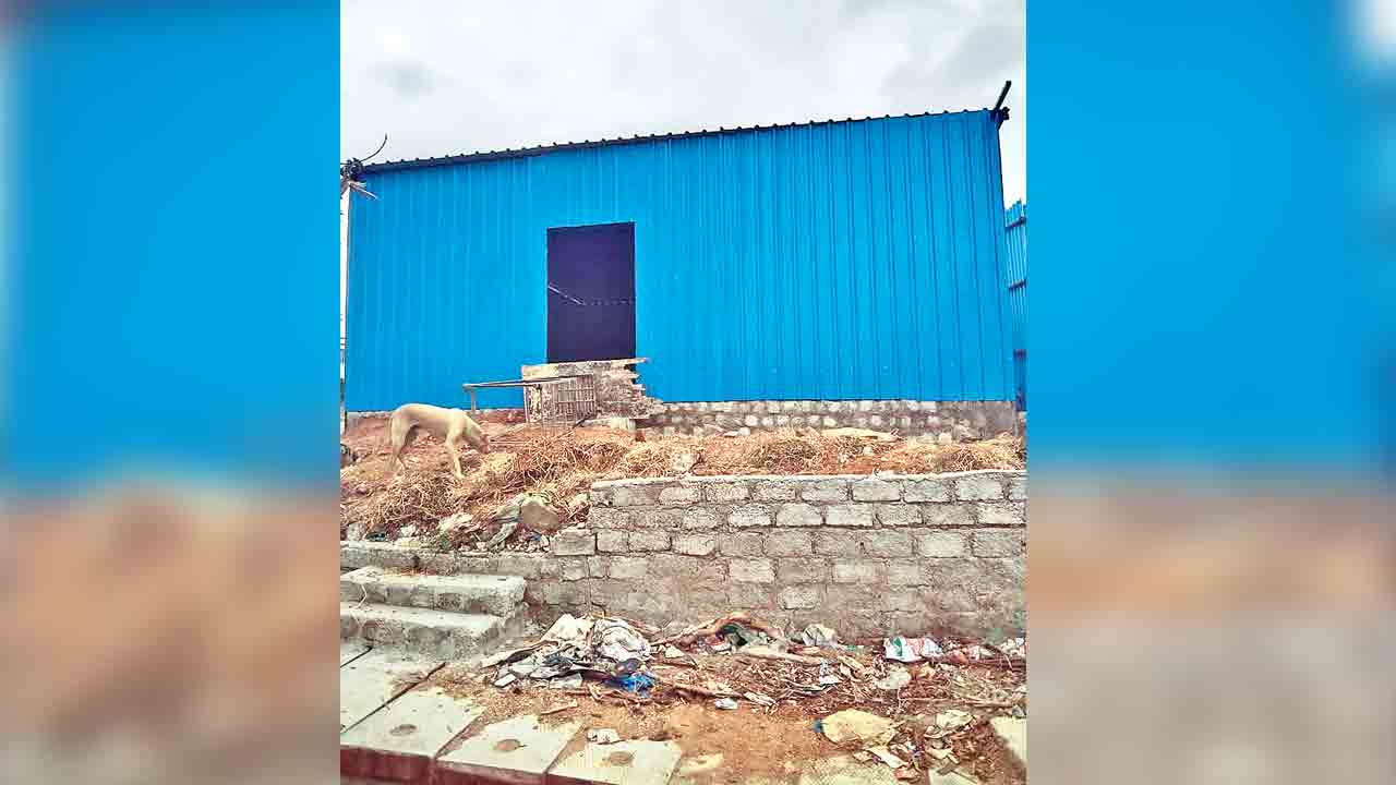 Land Grabbing | శ్మశానాన్నీ వదల్లేదు..!