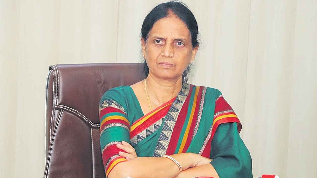 కాంగ్రెస్‌ పాలనలో మహిళలకు రక్షణ కరవు: సబిత