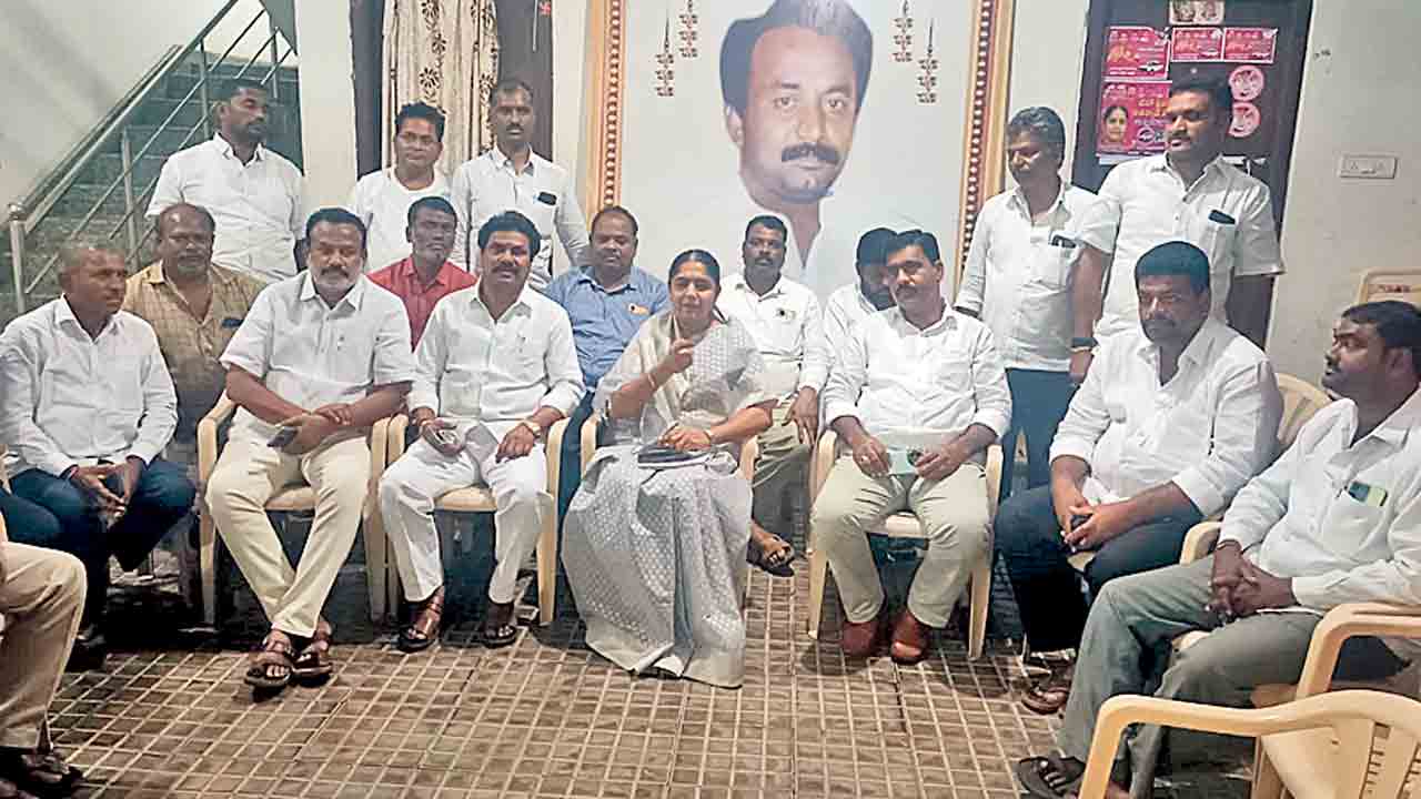 రైతులను వంచిస్తున్న కాంగ్రెస్‌