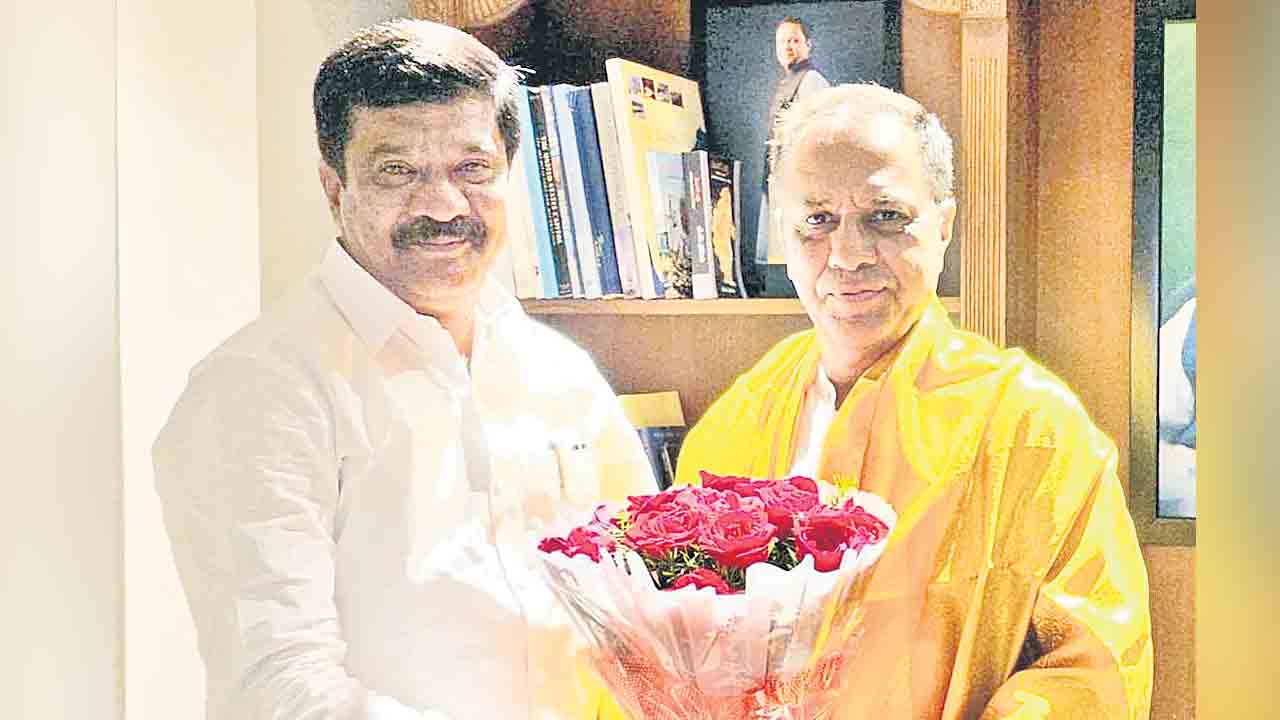 ఎంపీ సురేశ్‌రెడ్డికి వేముల సన్మానం