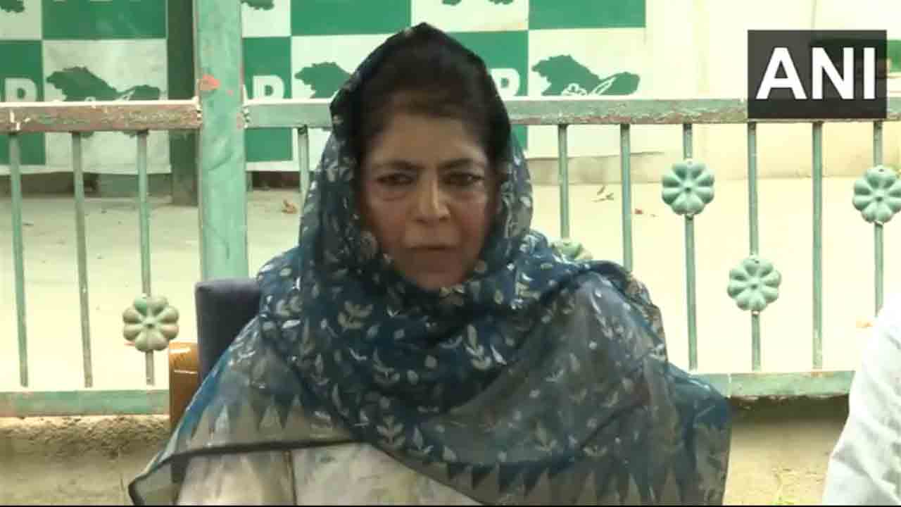 Mehbooba Mufti | కశ్మీర్‌కు వచ్చే సైనికులు శవపేటికల్లో వెనుతిరుగుతున్నారు : మెహబూబా ముఫ్తీ