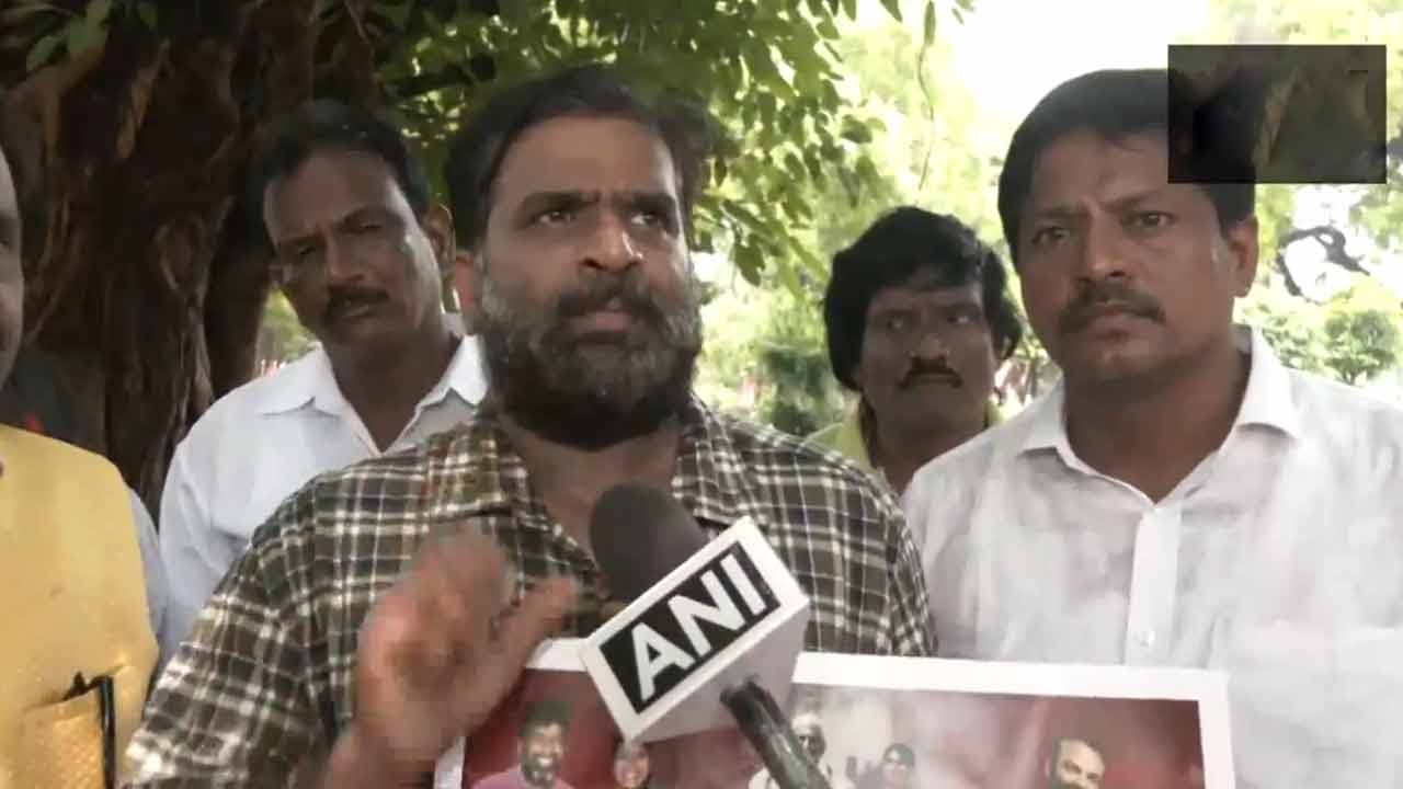 Vijay Sai Reddy | విజయ్‌సాయిరెడ్డికి వ్యతిరేకంగా ఢిల్లీలో ఆందోళన చేస్తా : మదన్‌ మోహన్‌