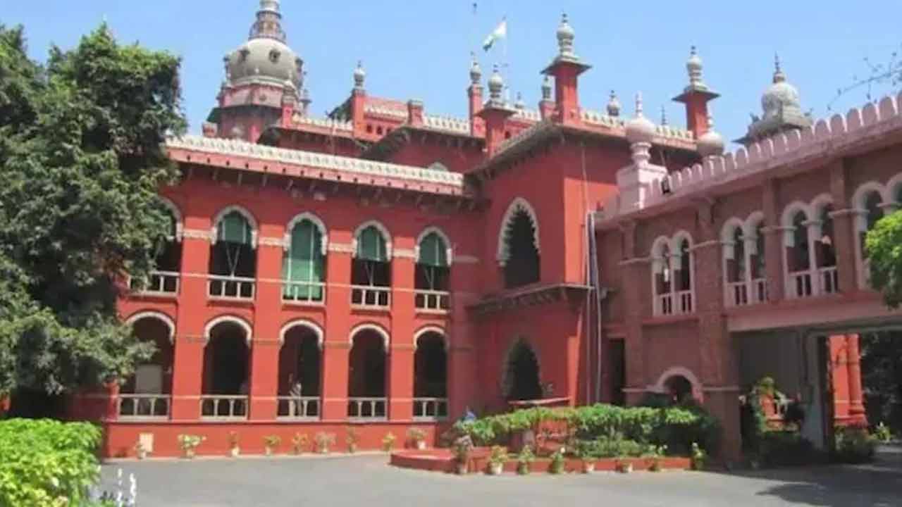 High Court | వేశ్యా గృహం నడపటానికి రక్షణ కల్పించండి.. హైకోర్టును కోరిన న్యాయవాది