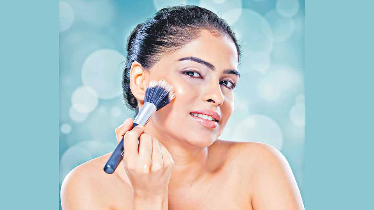 Beauty Tips | పిల్లలు పుట్టిన తర్వాత కూడా యంగ్‌గా కనిపించాలా? ఈ చిట్కాలు ఫాలో అవ్వండి!