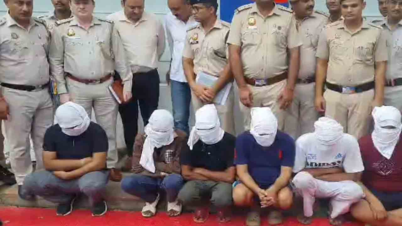 Man’s Revenge Robbery | యజమాని కొడుకు అవమానించడంపై వ్యక్తి ప్రతీకారం.. కోట్లలో డబ్బు దోపిడీ