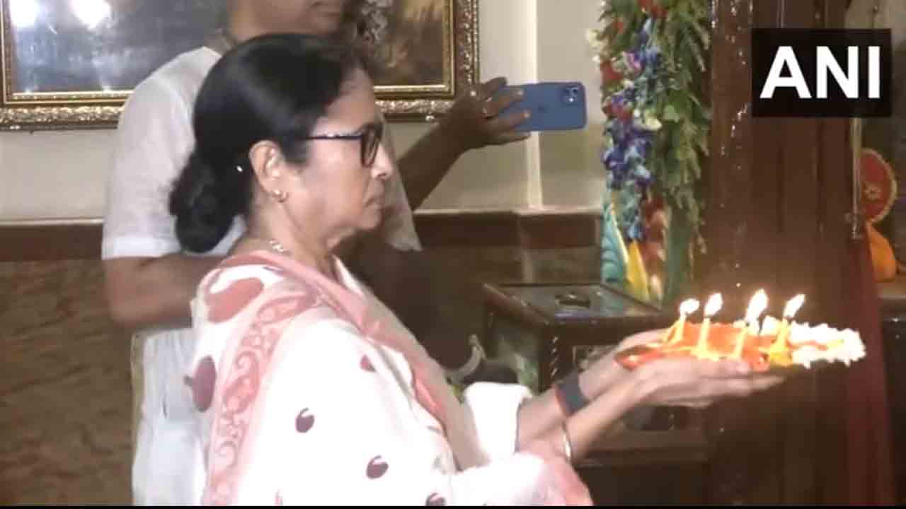 Jagannath Rath Yatra | ఇస్కాన్‌ టెంపుల్‌లో మమతా బెనర్జీ ప్రత్యేక పూజలు