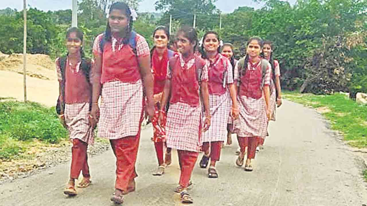 కాలినడకనే శరణ్యం