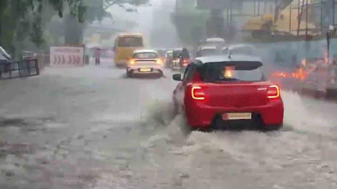 Mumbai Rains | ముంబైని మరోసారి ముంచెత్తిన భారీ వర్షం.. లోతట్టు ప్రాంతాలు నీట మునక.. విమాన సర్వీసులపై ప్రభావం