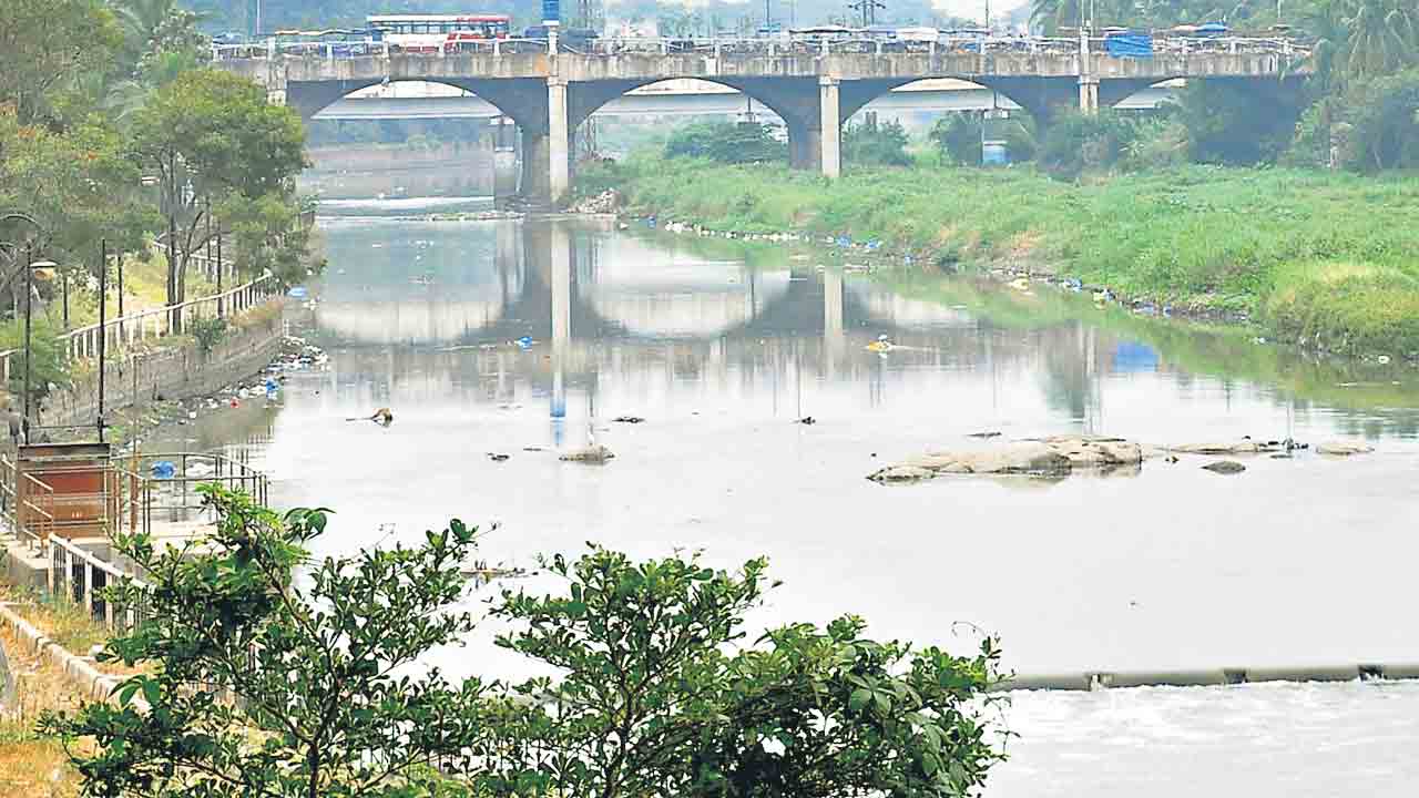 మూసీపై గందరగోళం.. ఆగని డంబాచారం