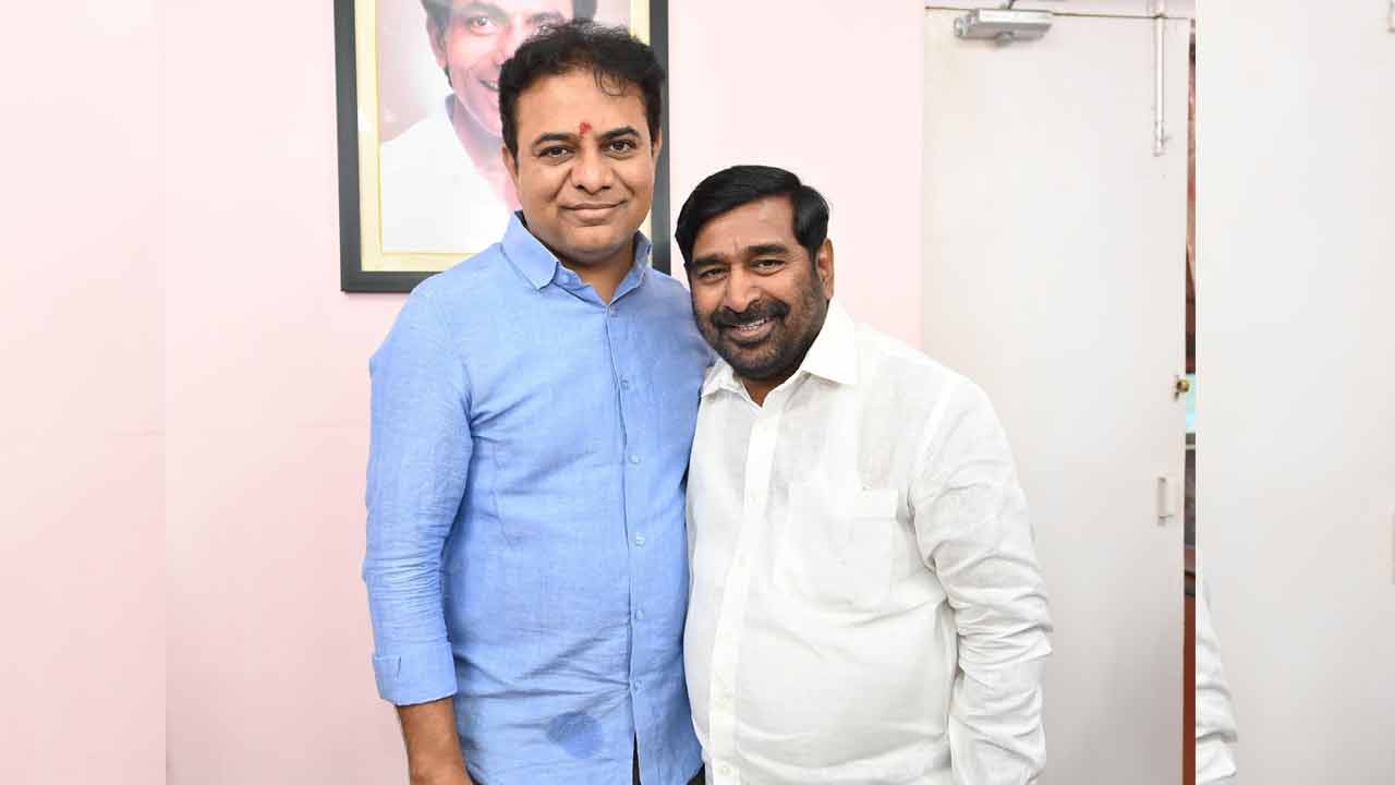 అభిమాన నాయకుడికి శుభాకాంక్షల వెల్లువ