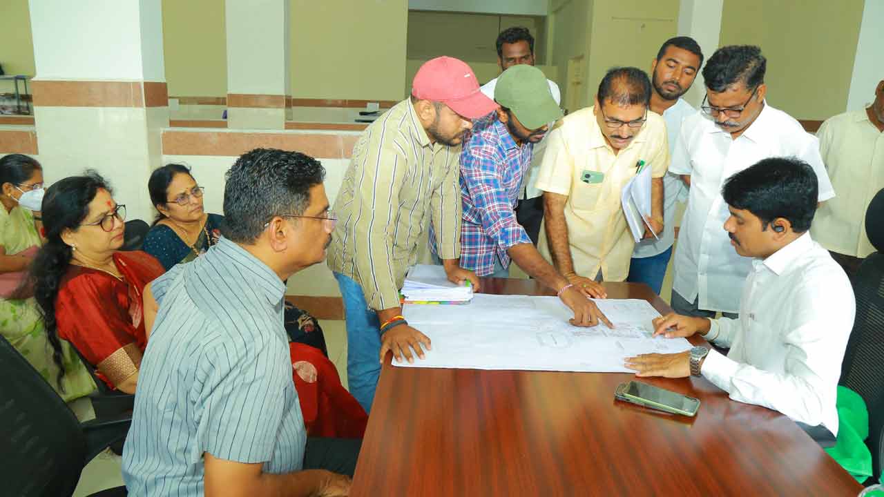 ప్రభుత్వ వైద్య కళాశాల నిర్మాణం త్వరగా పూర్తి చేయాలి