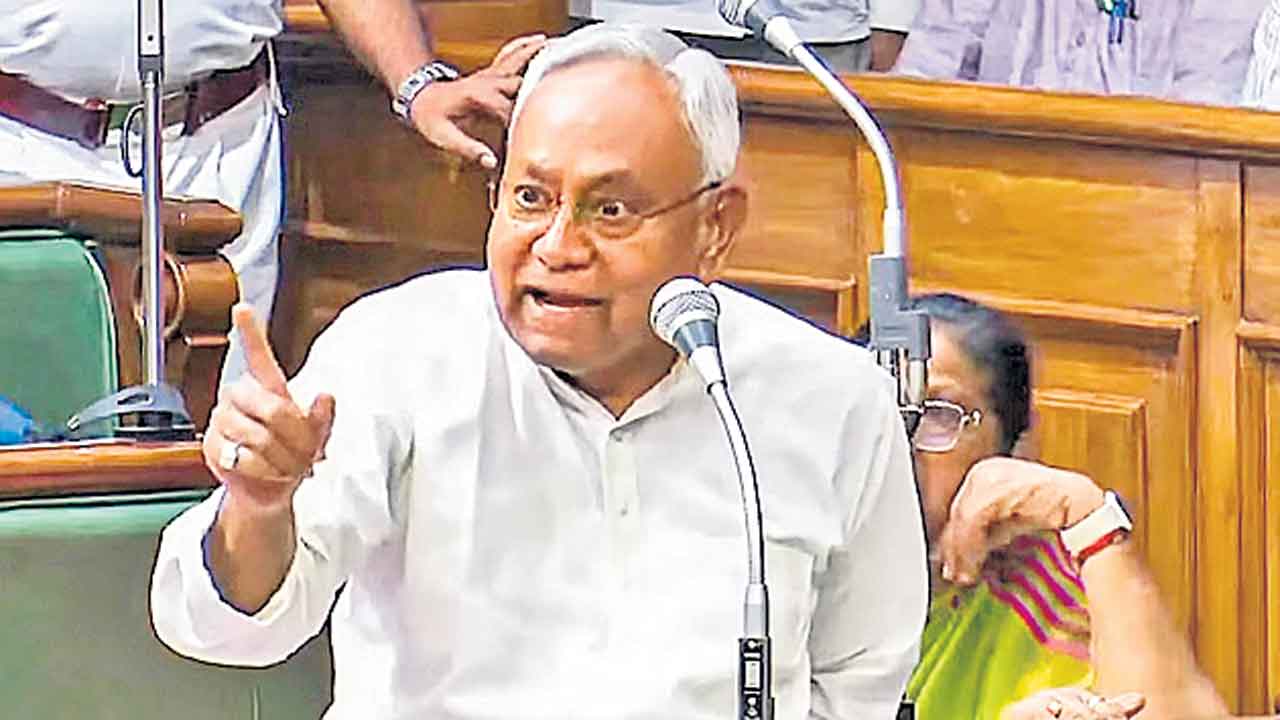 CM Nitish Kumar | నువ్వు మహిళవు.. నీకేం తెలియదు.. విపక్ష మహిళా ఎమ్మెల్యేపై సీఎం వివక్షాపూరిత వ్యాఖ్యలు