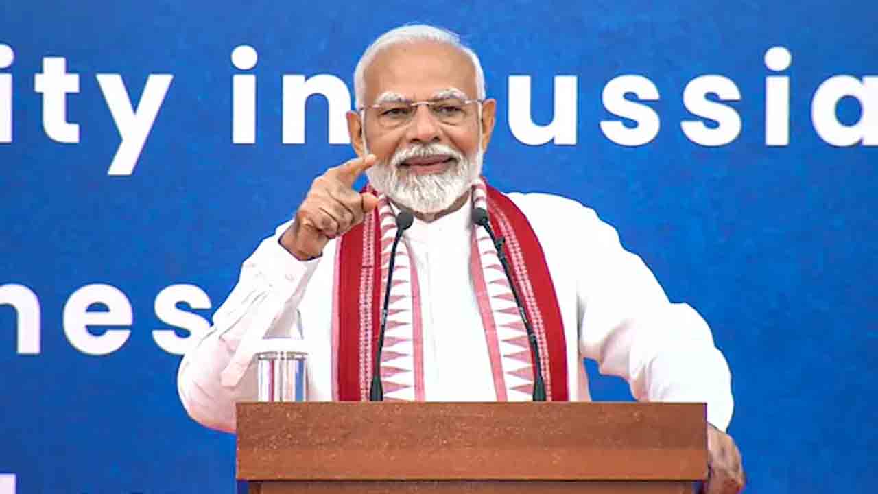 PM Modi | భారత్‌ అభివృద్ధి వేగాన్ని చూసి ప్రపంచం మొత్తం ఆశ్చర్యపోతోంది : ప్రధాని మోదీ
