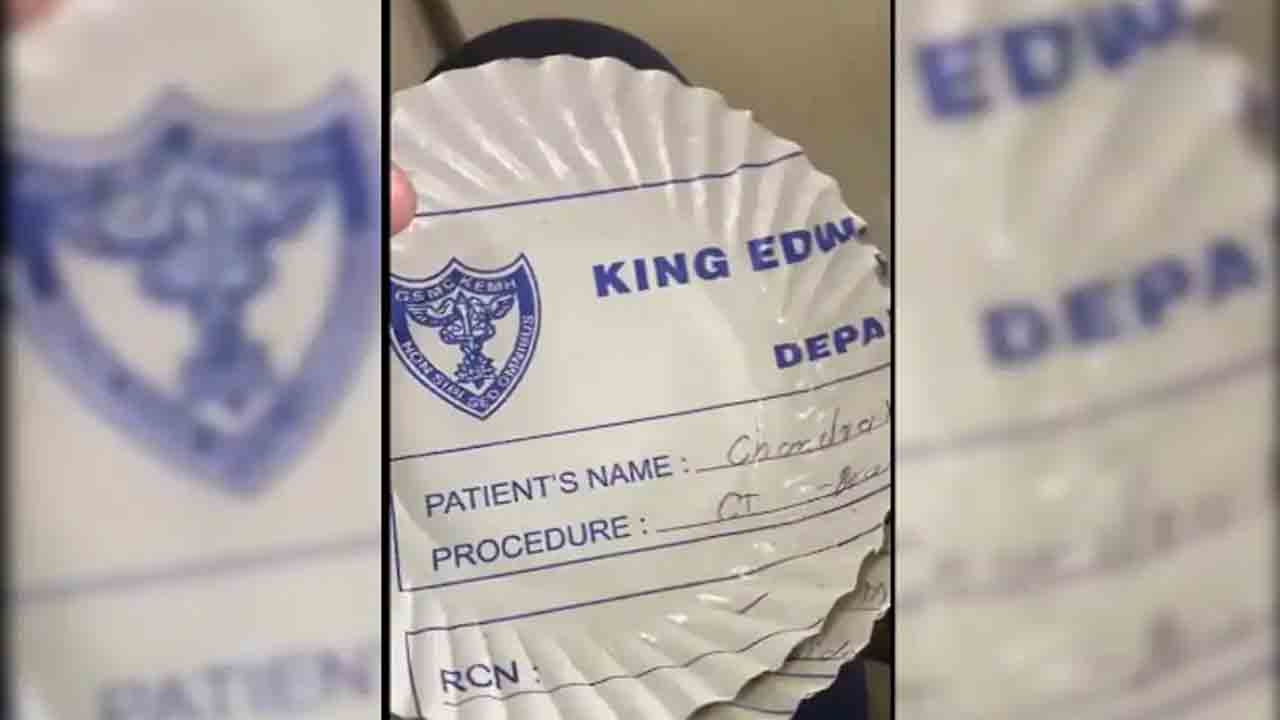 Paper Plates Made Of Patient Reports | పేషెంట్ల రిపోర్ట్స్‌తో పేపర్ ప్లేట్స్‌.. వీడియో వైరల్‌