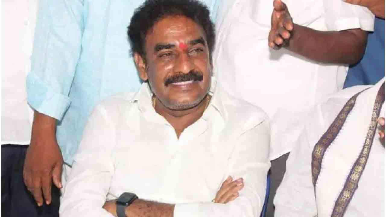 Former MLA Pinnelli | వైసీపీ మాజీ ఎమ్మెల్యే పిన్నెల్లి బెయిల్‌ పిటిషన్ల వాయిదా