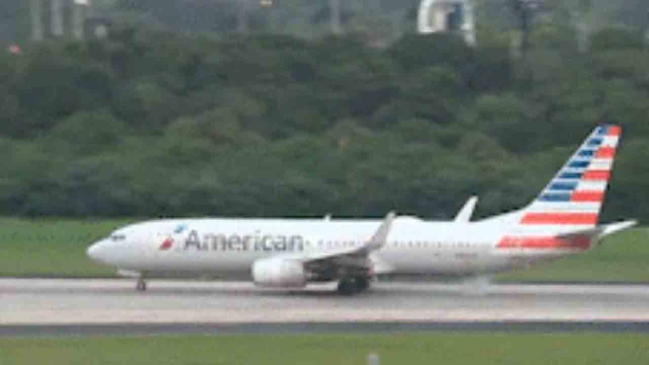 Plane Tyre Blows | టేకాఫ్‌ సమయంలో పేలిన టైరు.. అమెరికన్‌ ఎయిర్‌లైన్స్‌ విమానానికి తప్పిన పెను ప్రమాదం