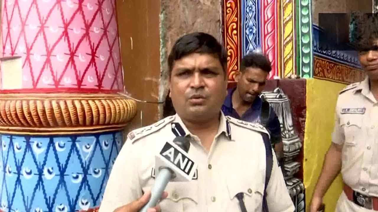 Pinak Mishra | రత్న భాండాగారం తలుపులు తెరవగానే సొమ్మసిల్లి పడిపోయిన పూరి జిల్లా ఎస్పీ..!