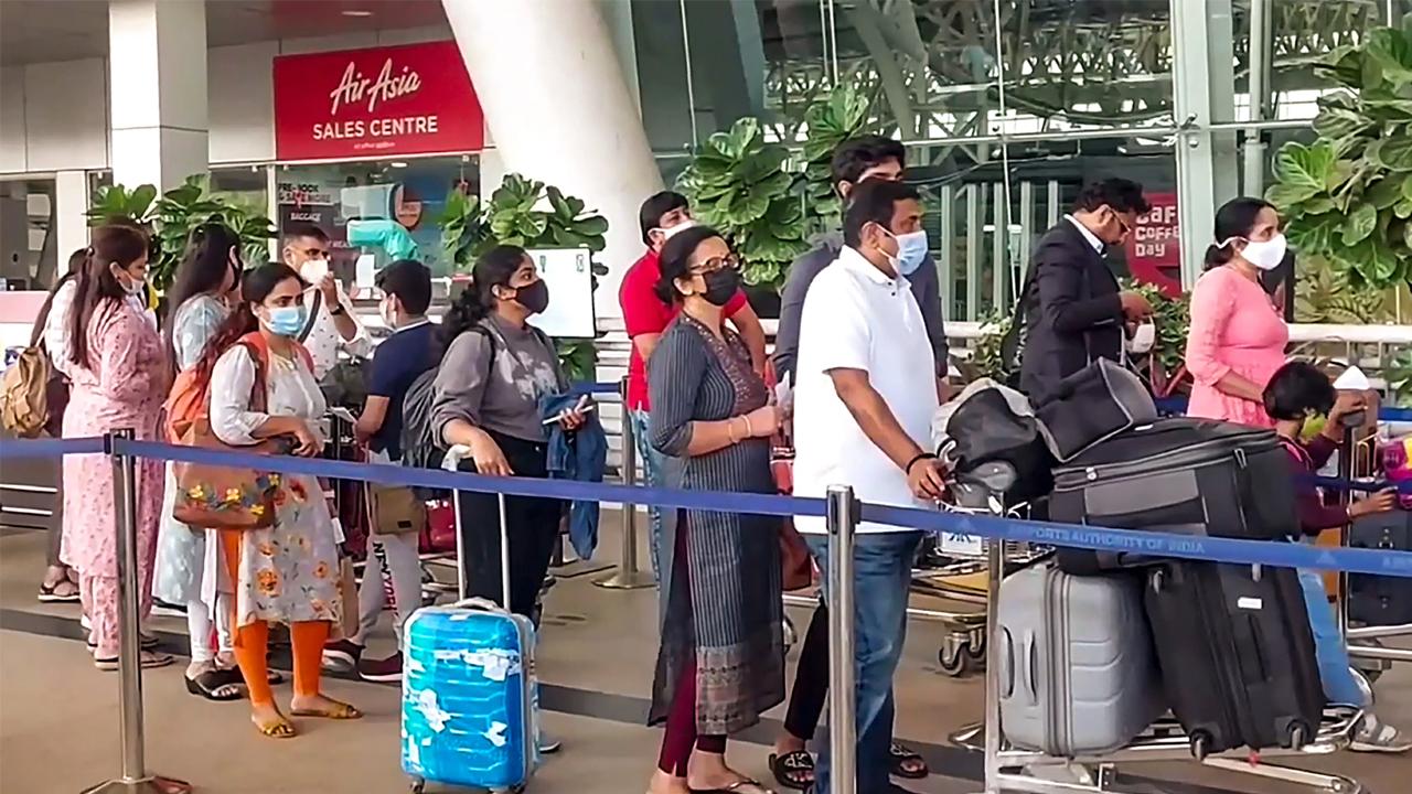 Microsoft Outage | మైక్రోసాఫ్ట్‌ ఆపరేటింగ్‌ సిస్టమ్‌ అవుటేజ్‌.. శంషాబాద్‌ విమానాశ్రయంపై ప్రభావం..!